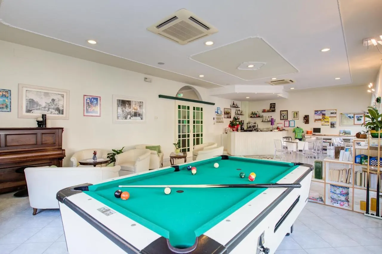 B&B Tres Jolie Cattolica Hotel