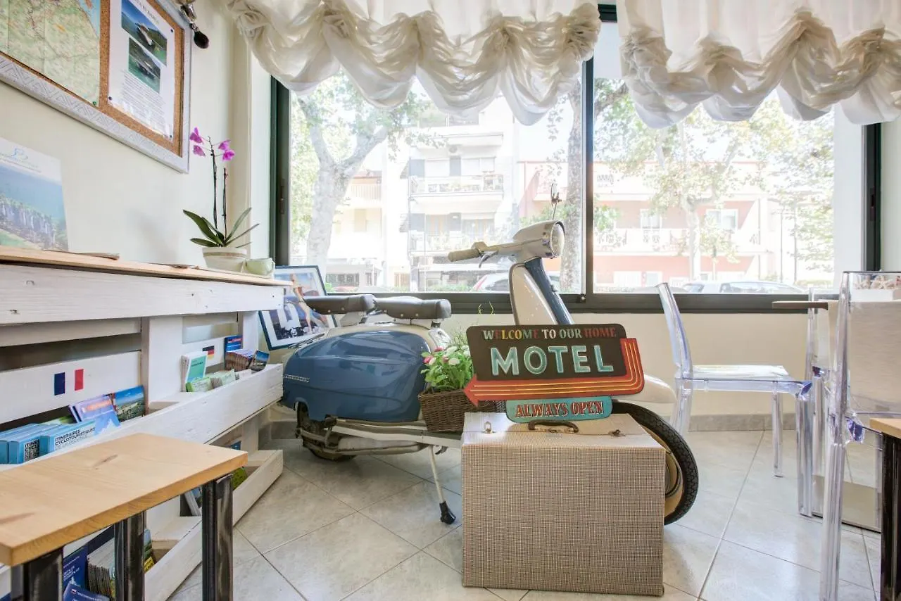 B&B Tres Jolie Cattolica Italy